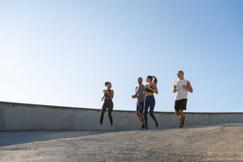 Профилактика простудных заболеваний: советы и рекомендации 2 group people exercising together outdoors