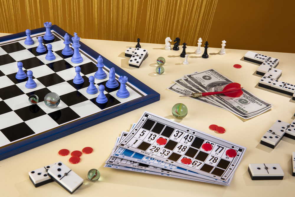 Обзор популярных настольных игр для семейных вечеров 1 still life vintage objects