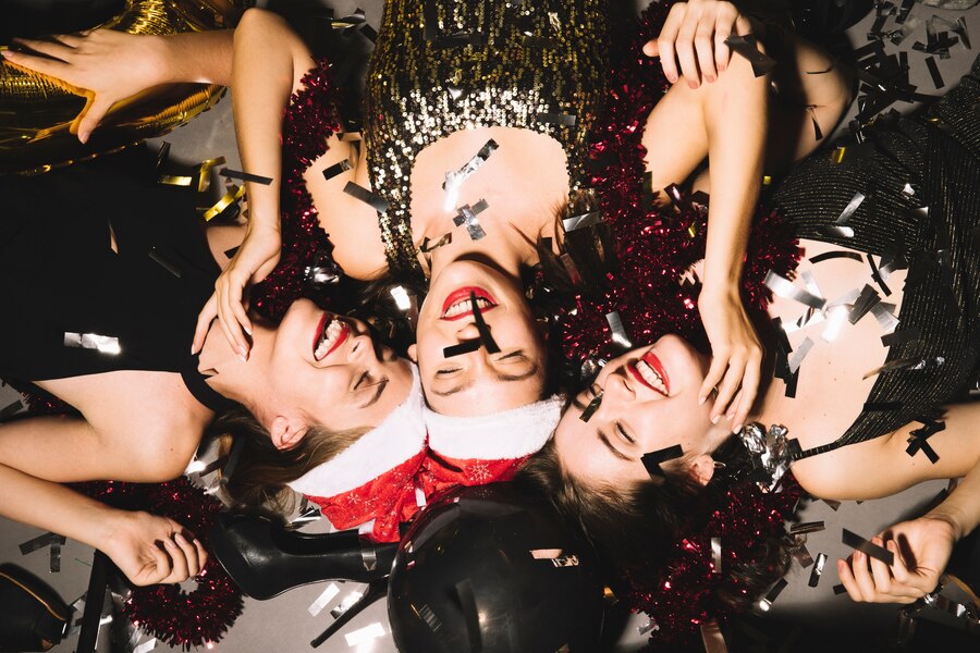 Как организовать идеальную новогоднюю вечеринку: советы по планированию и оформлению 3 joyful girls party 23 2147714291