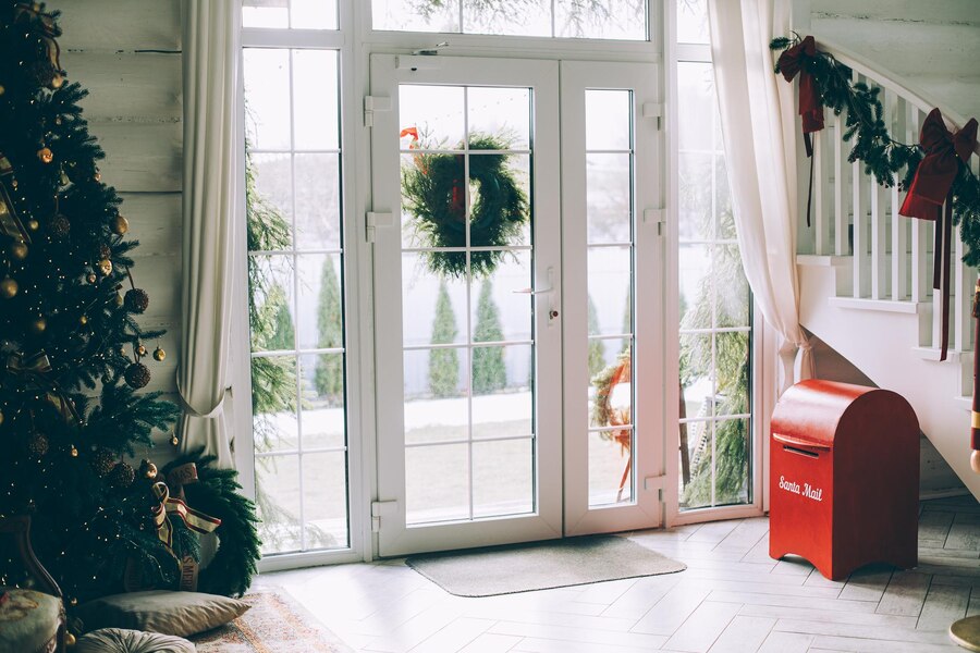 stylish christmas tree new years interior beautiful decor house 132075 14610