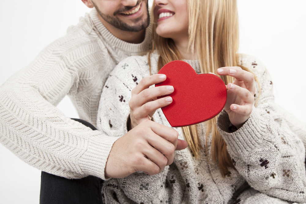 История Дня всех влюбленных: от древности до наших дней 1 crop couple with pretty heart 1