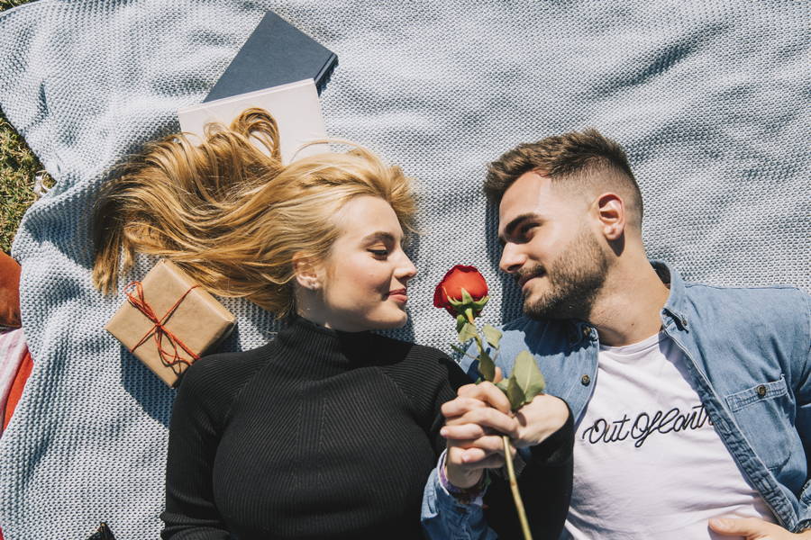 amorous couple with rose plaid 1