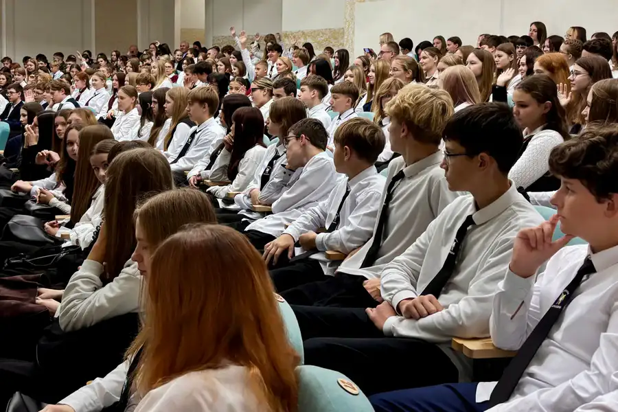 МТС провел мастер-классы по защите от кибербуллинга для 500 учащихся из Барановичей и Пинска 1 1 2